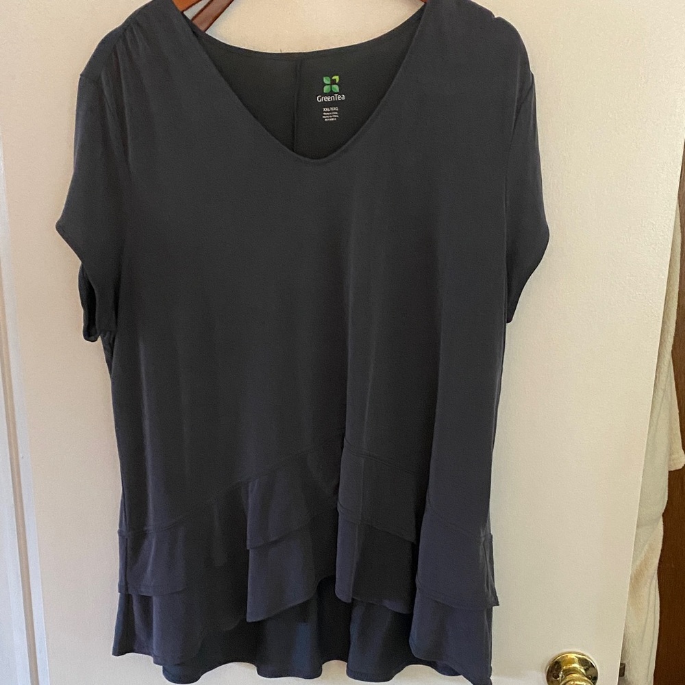 GreenTea Women's Dark Gray Tiered Short-Sleeve Tunic